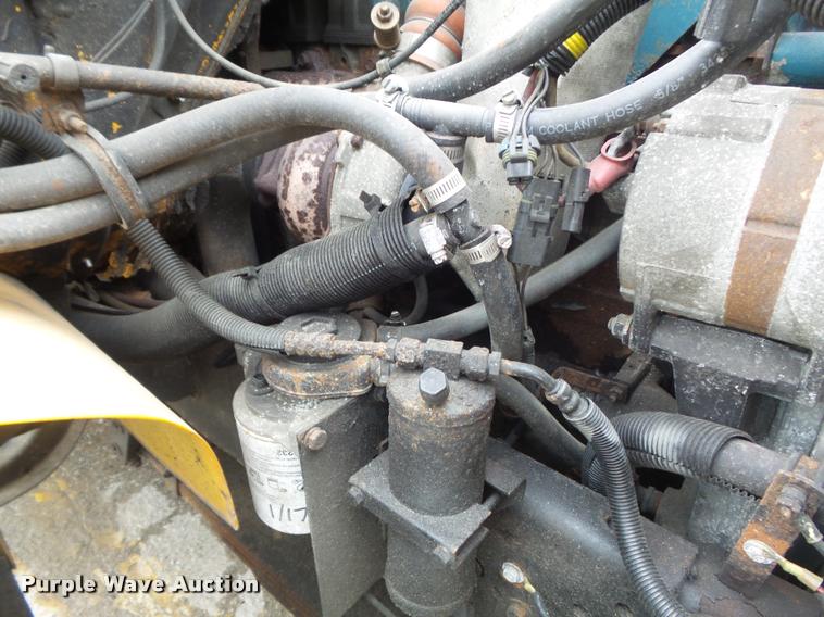 image for item K7628 2002 International 4900 Crew Cab dump truck