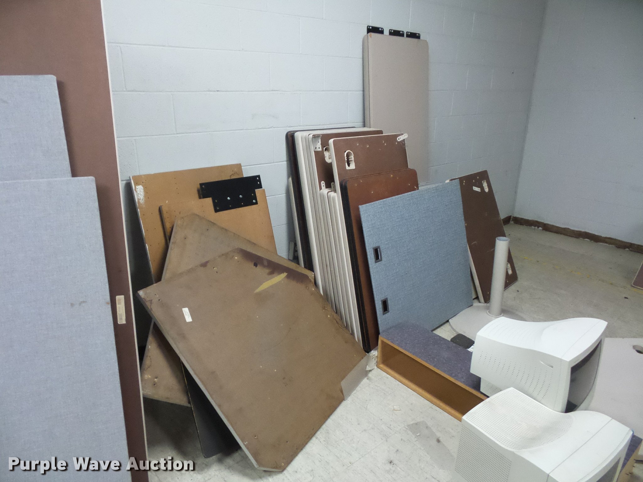 Furniture in Kansas City, MO Item CA9043 sold Purple Wave