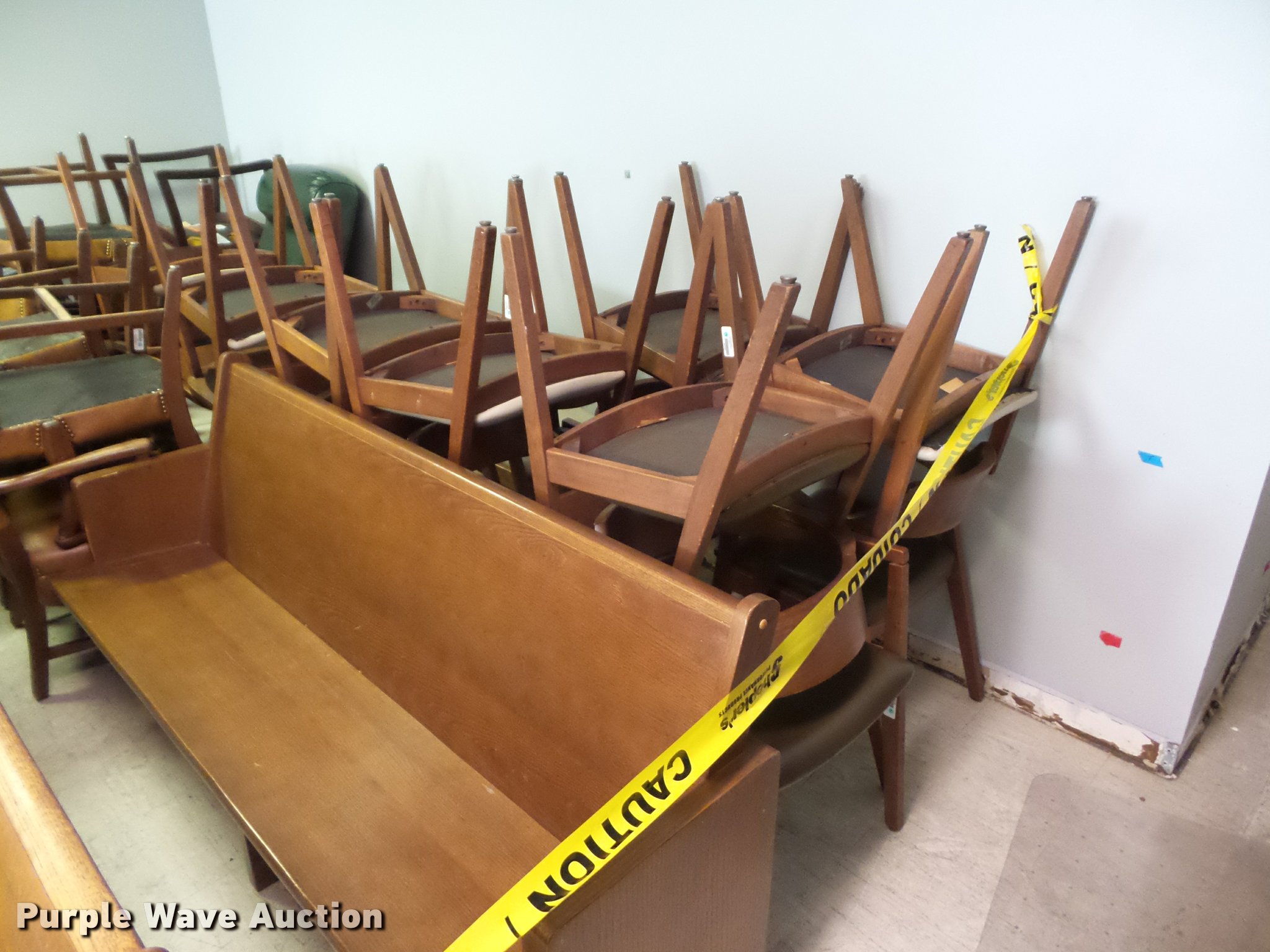 Furniture in Kansas City, MO Item CA9044 sold Purple Wave