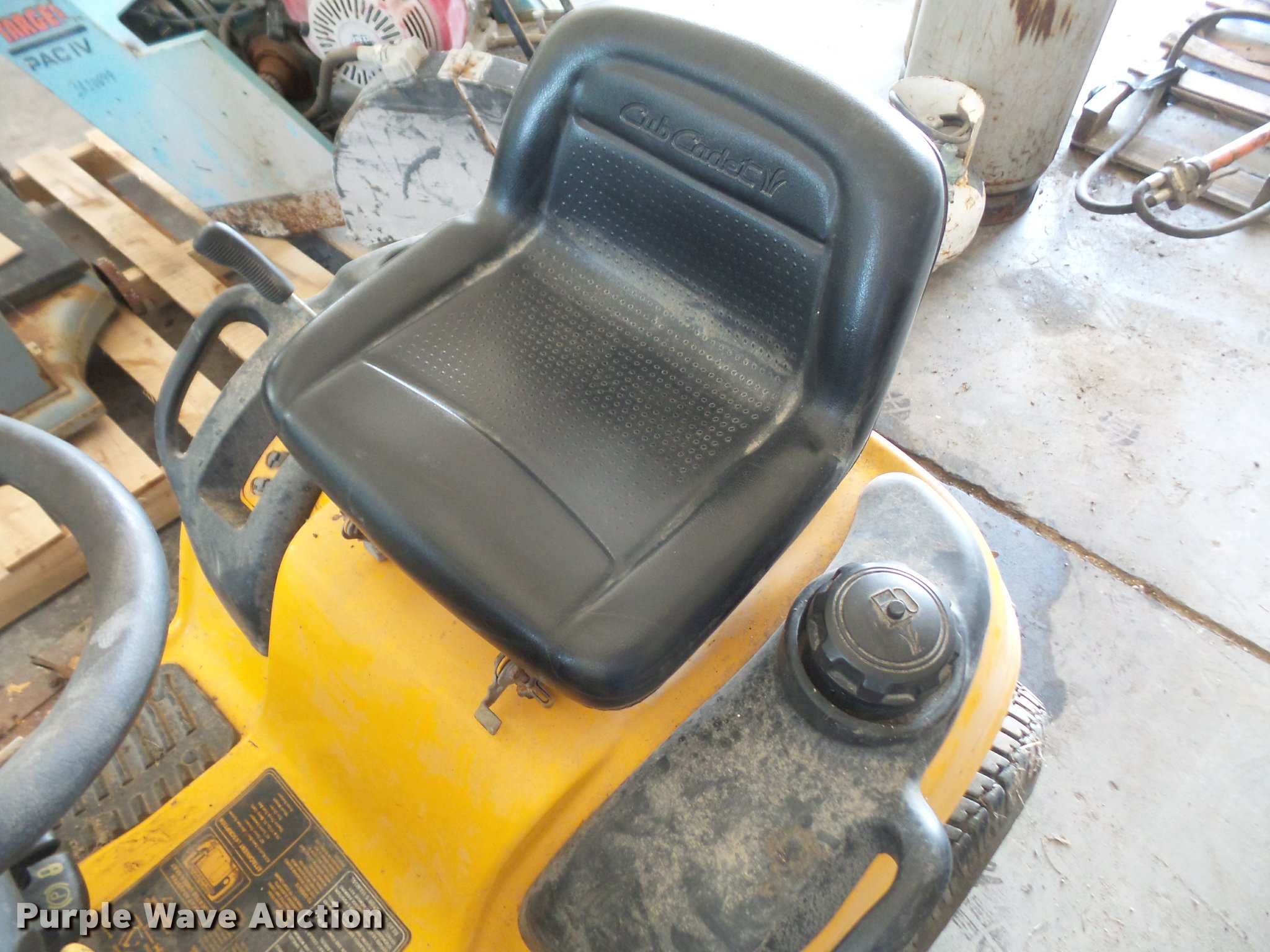 Cub Cadet 1527 lawn mower in Saint Joseph, MO Item DA1615 sold