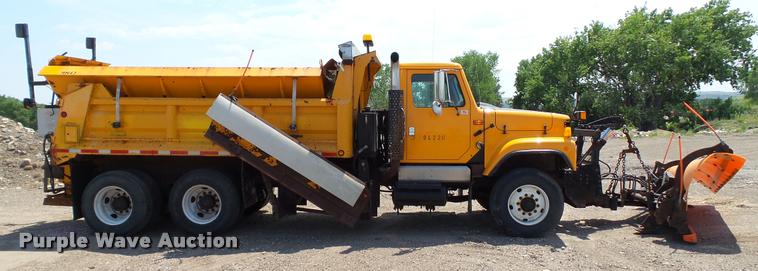 image for item DA1116 2001 International F2554 dump truck