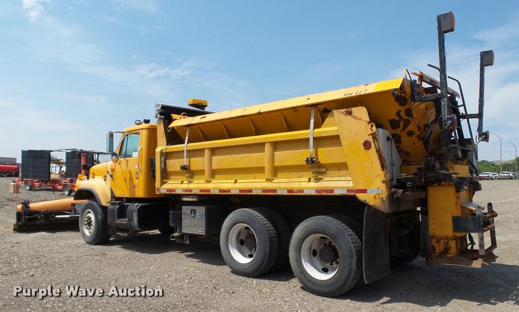 image for item DA1116 2001 International F2554 dump truck
