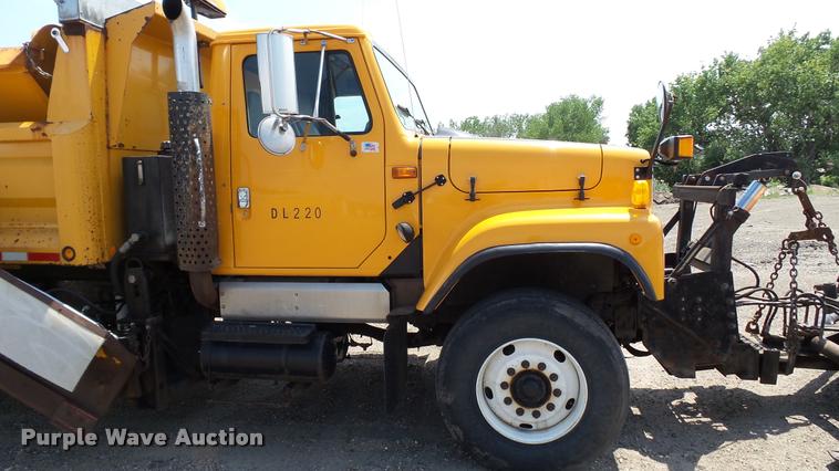 image for item DA1116 2001 International F2554 dump truck