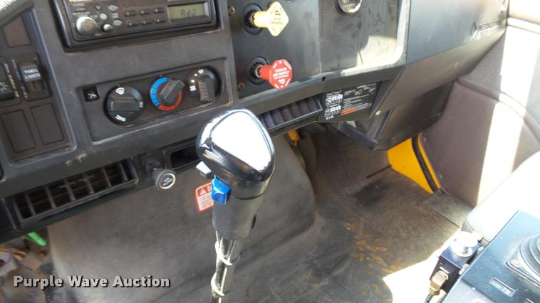 image for item DA1116 2001 International F2554 dump truck