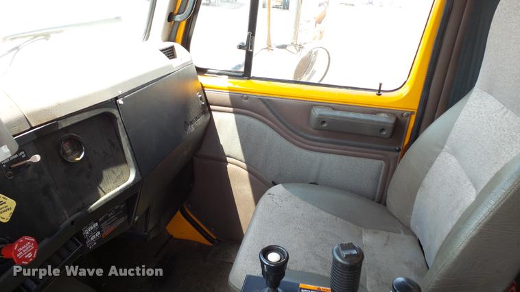 image for item DA1116 2001 International F2554 dump truck