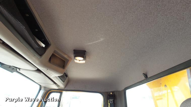 image for item DA1116 2001 International F2554 dump truck