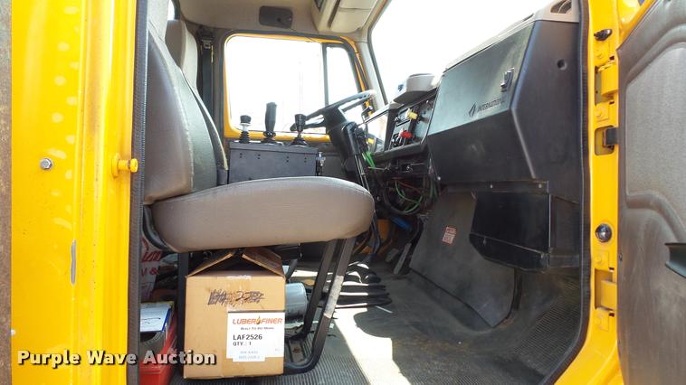 image for item DA1116 2001 International F2554 dump truck