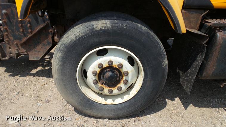 image for item DA1116 2001 International F2554 dump truck