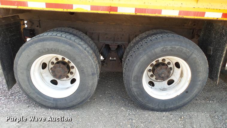 image for item DA1116 2001 International F2554 dump truck