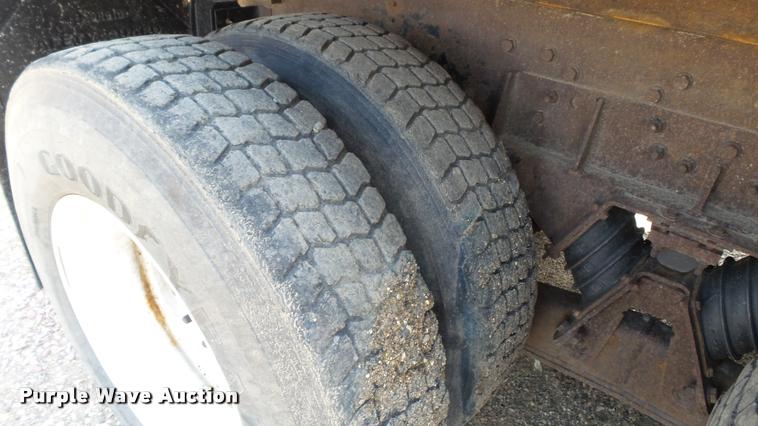 image for item DA1116 2001 International F2554 dump truck