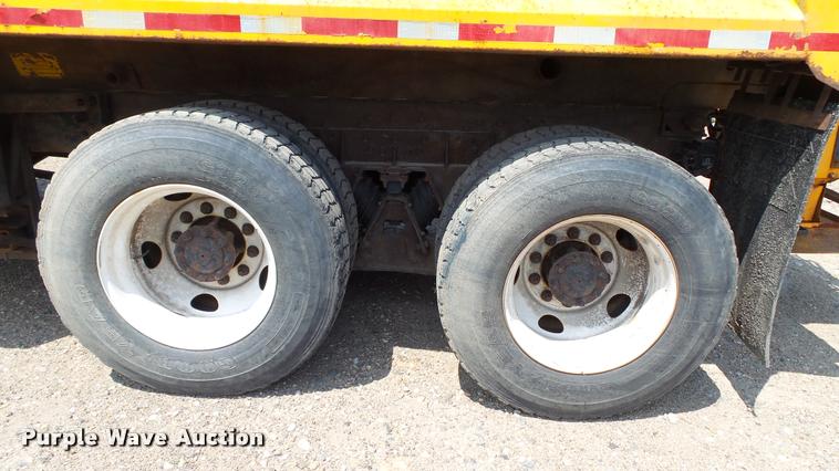 image for item DA1116 2001 International F2554 dump truck