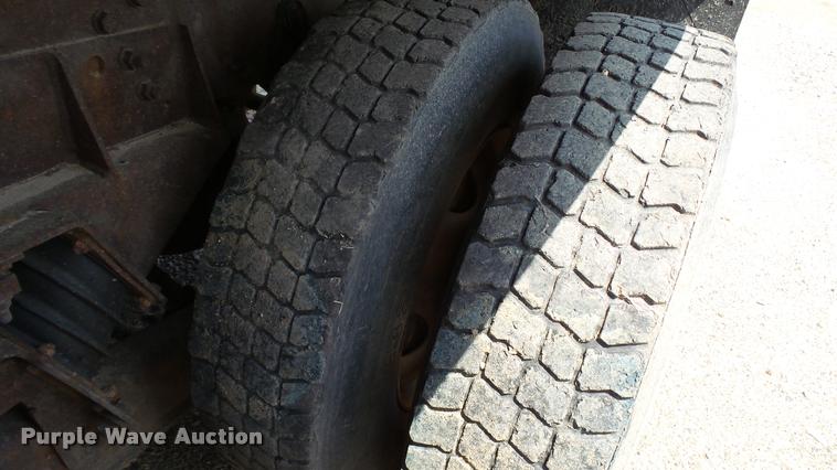 image for item DA1116 2001 International F2554 dump truck