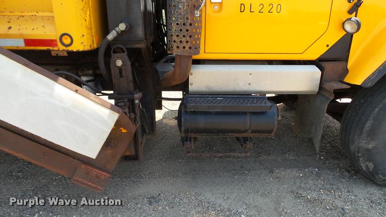 image for item DA1116 2001 International F2554 dump truck