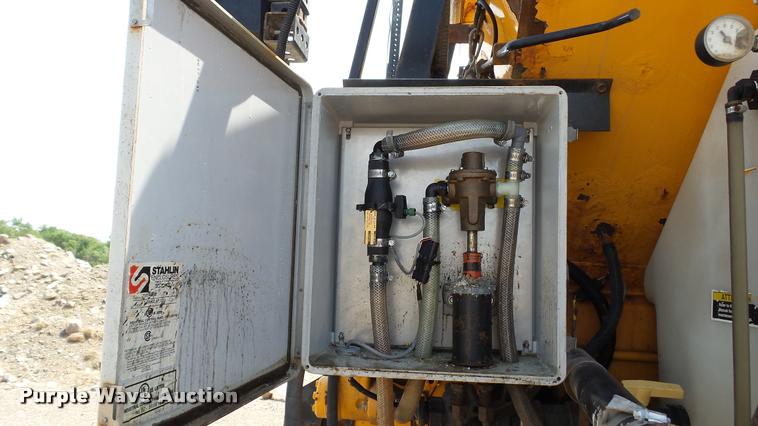 image for item DA1116 2001 International F2554 dump truck