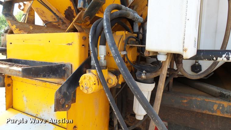 image for item DA1116 2001 International F2554 dump truck