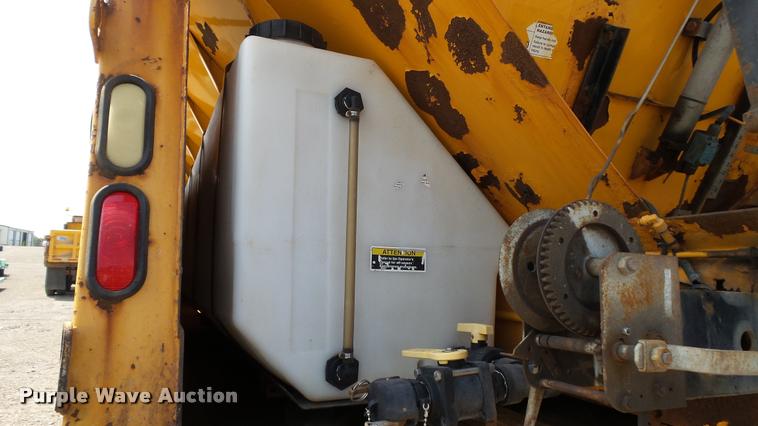 image for item DA1116 2001 International F2554 dump truck