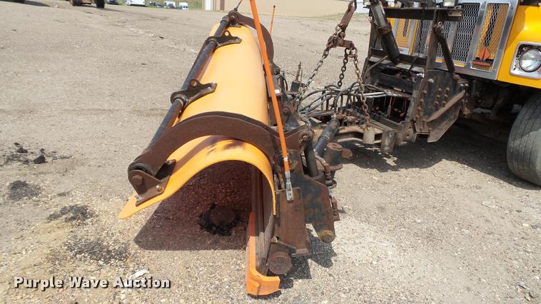 image for item DA1116 2001 International F2554 dump truck