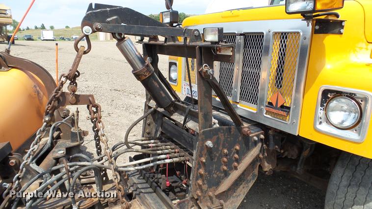 image for item DA1116 2001 International F2554 dump truck