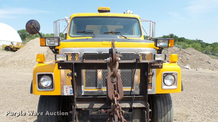 image for item DA1116 2001 International F2554 dump truck