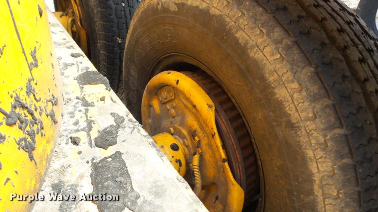 image for item DA1118 2008 Crafco SS250D crack sealer