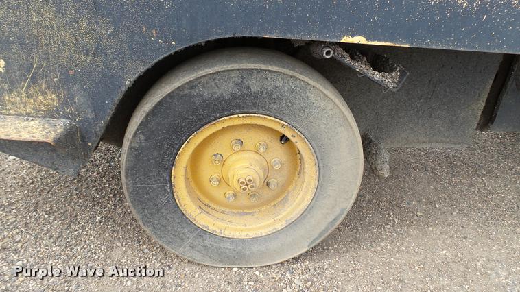 image for item DA1120 2004 Hypac C530AH pneumatic roller