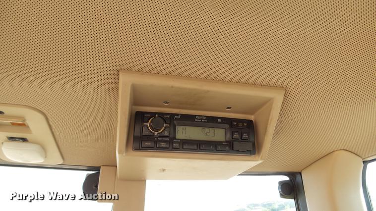 image for item DA1121 2001 John Deere 6310 tractor