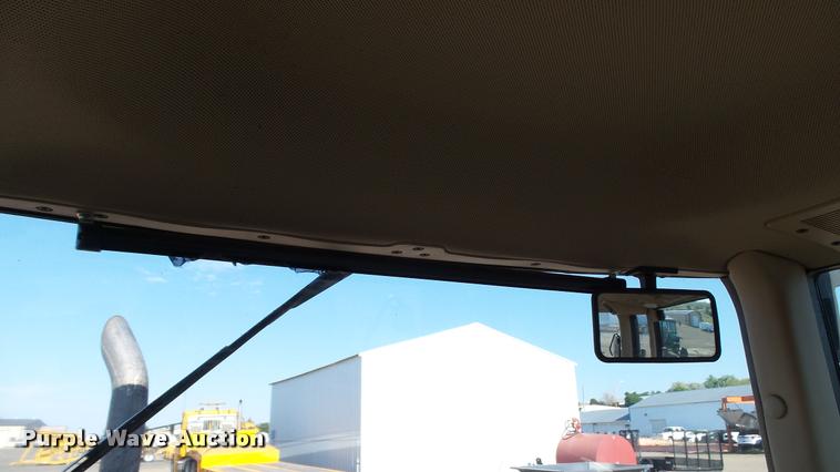 image for item DA1121 2001 John Deere 6310 tractor