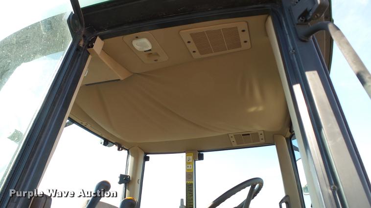 image for item DA1122 2001 John Deere 6310 tractor