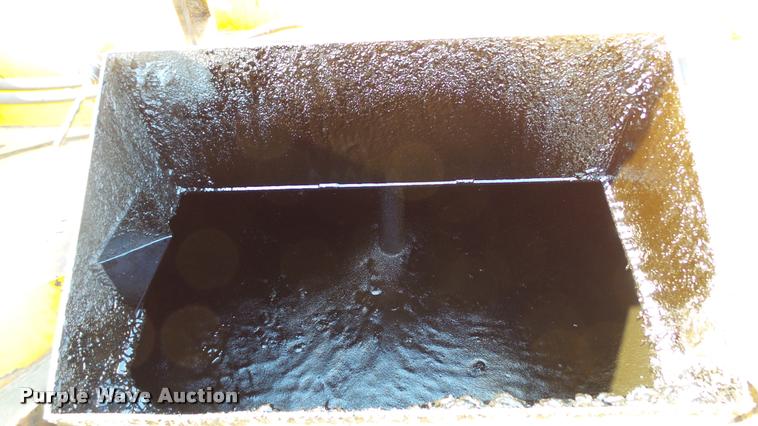 image for item DA1124 2011 Cimline 230 Magma crack sealer