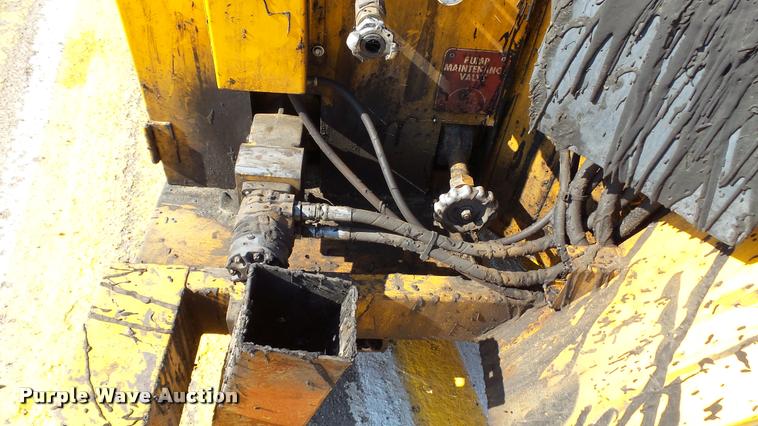 image for item DA1124 2011 Cimline 230 Magma crack sealer