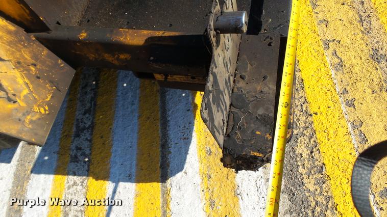 image for item DA1124 2011 Cimline 230 Magma crack sealer