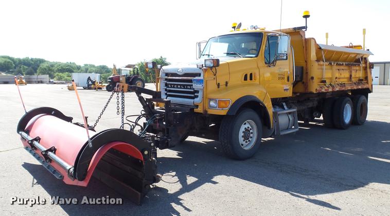 image for item DA1125 2003 Sterling L9500 dump truck