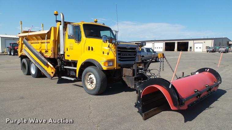 image for item DA1125 2003 Sterling L9500 dump truck