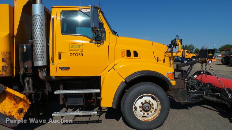 image for item DA1125 2003 Sterling L9500 dump truck