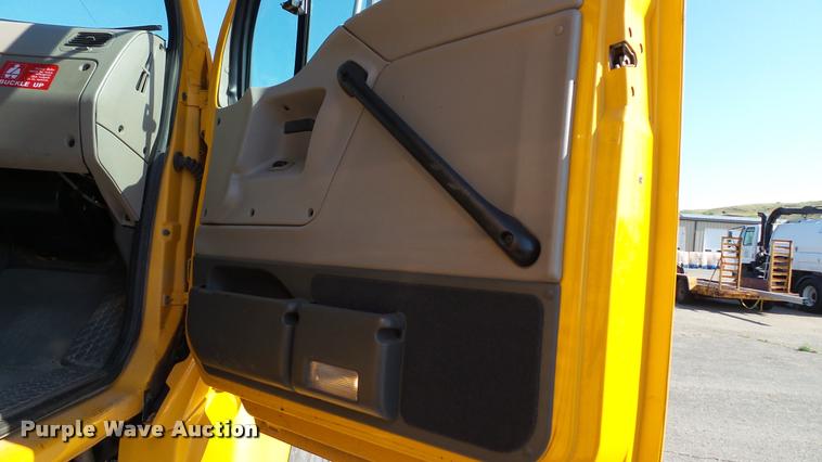 image for item DA1125 2003 Sterling L9500 dump truck