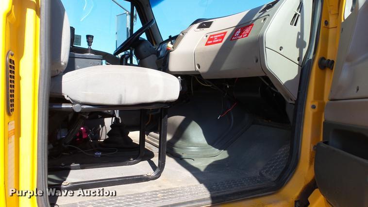 image for item DA1125 2003 Sterling L9500 dump truck