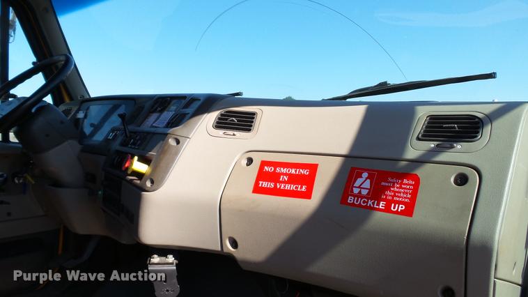 image for item DA1125 2003 Sterling L9500 dump truck