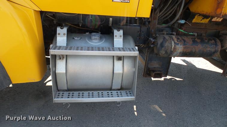 image for item DA1125 2003 Sterling L9500 dump truck