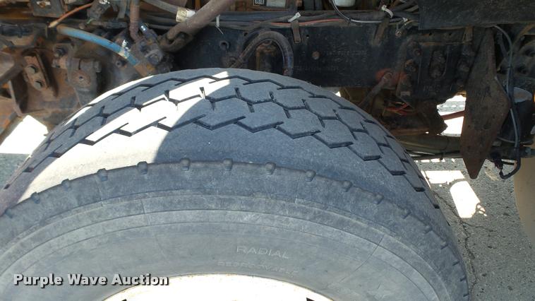 image for item DA1125 2003 Sterling L9500 dump truck