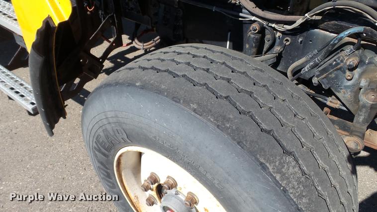 image for item DA1125 2003 Sterling L9500 dump truck