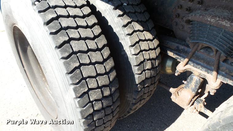 image for item DA1125 2003 Sterling L9500 dump truck