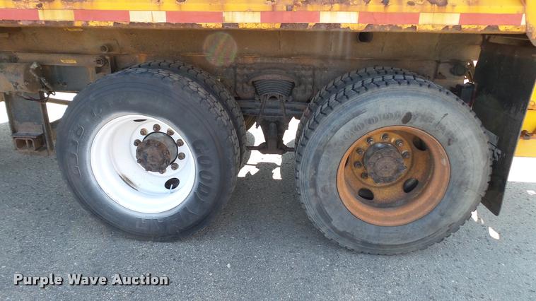 image for item DA1125 2003 Sterling L9500 dump truck