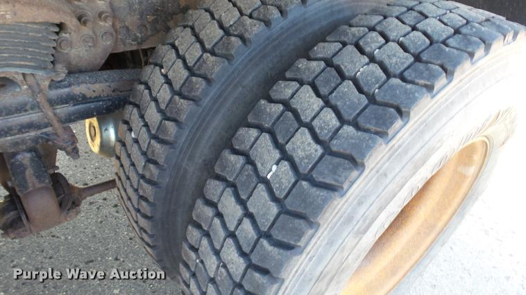 image for item DA1125 2003 Sterling L9500 dump truck