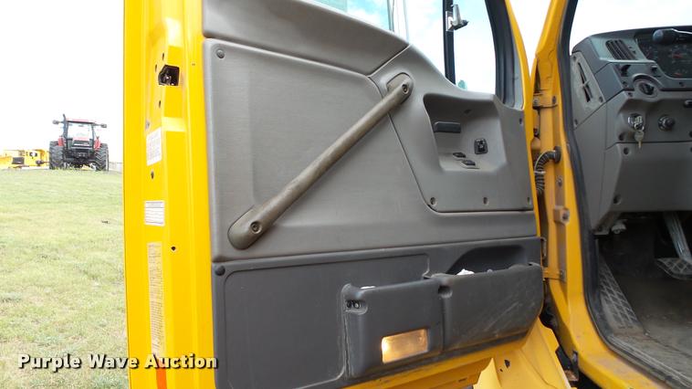 image for item DA1129 1998 Ford LT9501 Louisville 101 dump truck