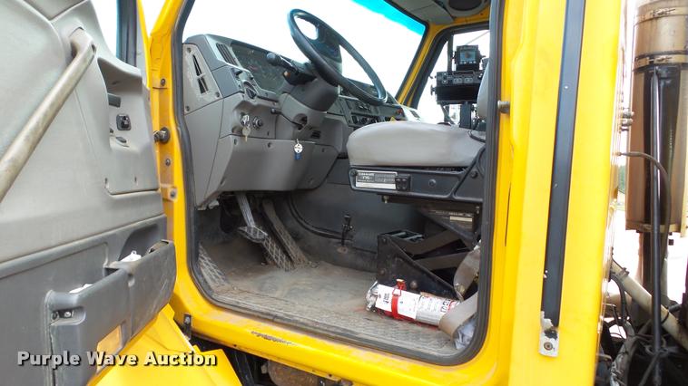 image for item DA1129 1998 Ford LT9501 Louisville 101 dump truck