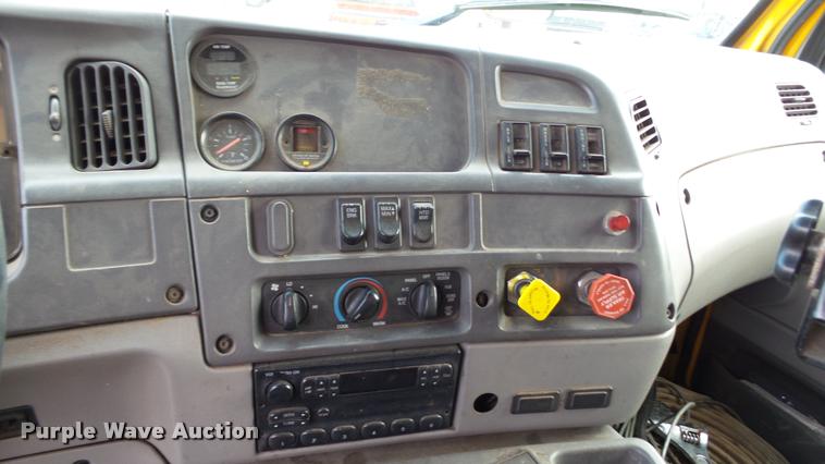 image for item DA1129 1998 Ford LT9501 Louisville 101 dump truck