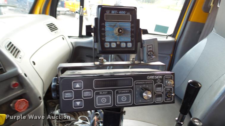 image for item DA1129 1998 Ford LT9501 Louisville 101 dump truck