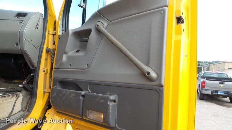 image for item DA1129 1998 Ford LT9501 Louisville 101 dump truck