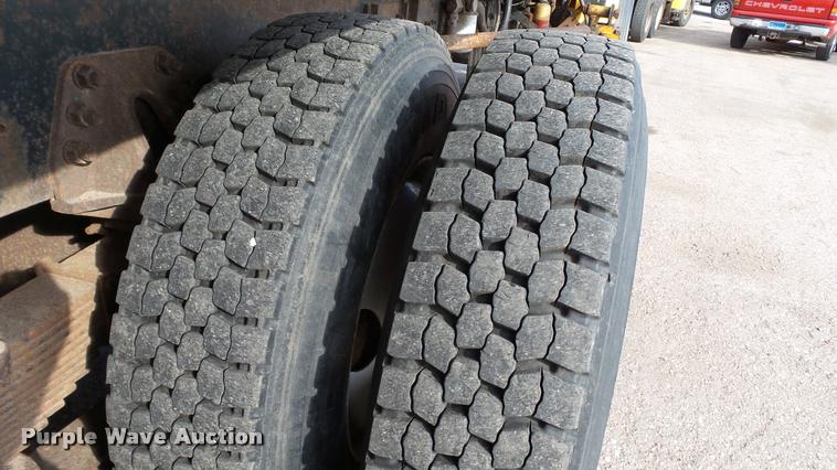 image for item DA1129 1998 Ford LT9501 Louisville 101 dump truck