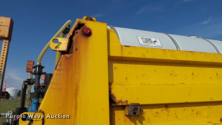 image for item DA1129 1998 Ford LT9501 Louisville 101 dump truck